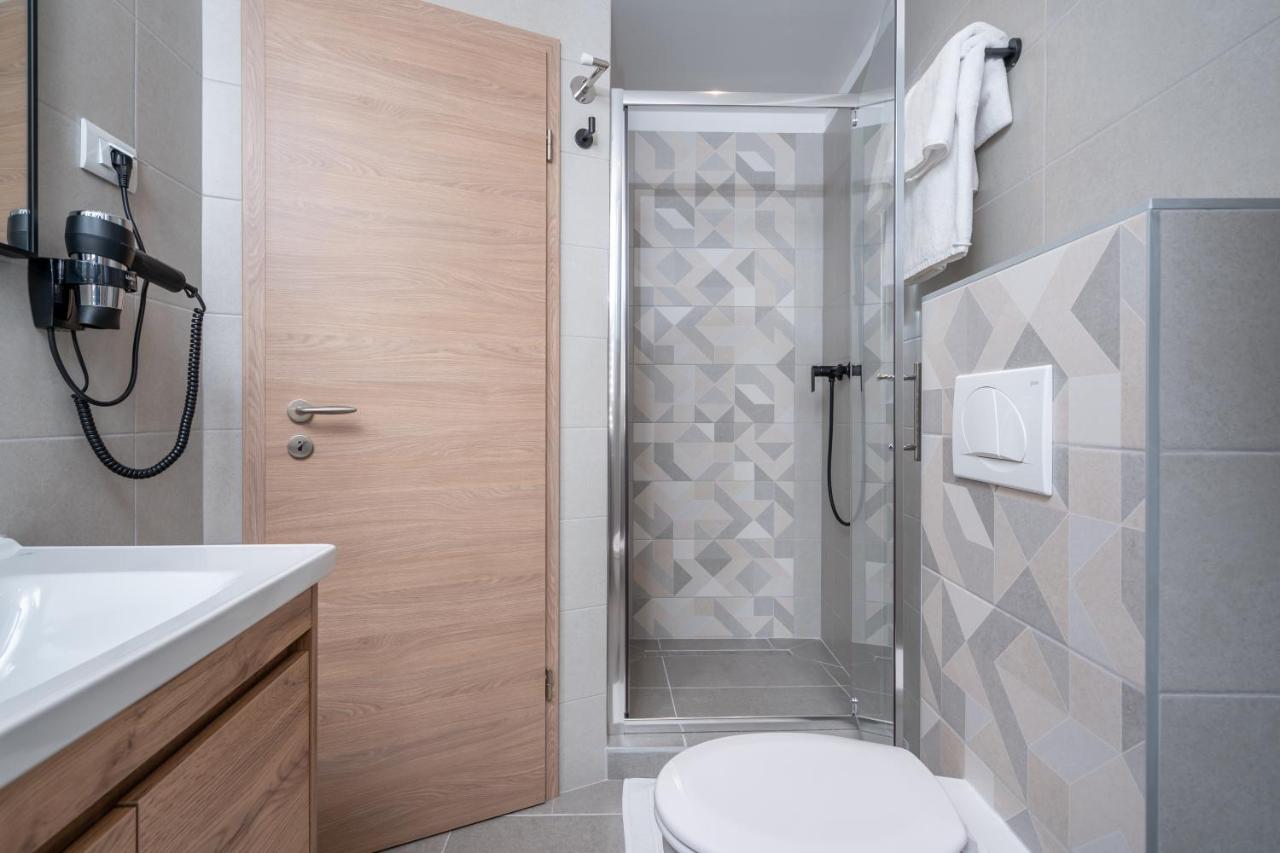 Aaa Apartments & Rooms With Free Parking Пула Екстериор снимка