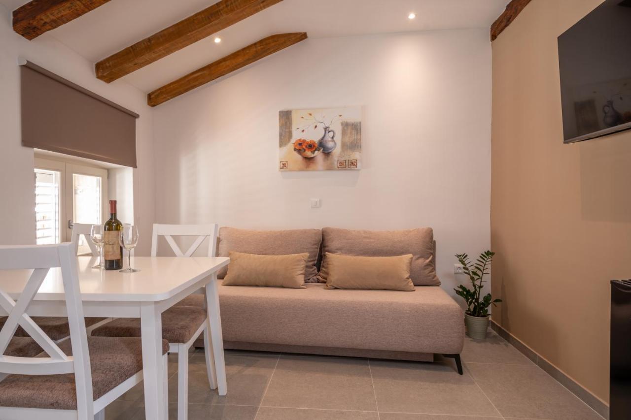 Aaa Apartments & Rooms With Free Parking Пула Екстериор снимка