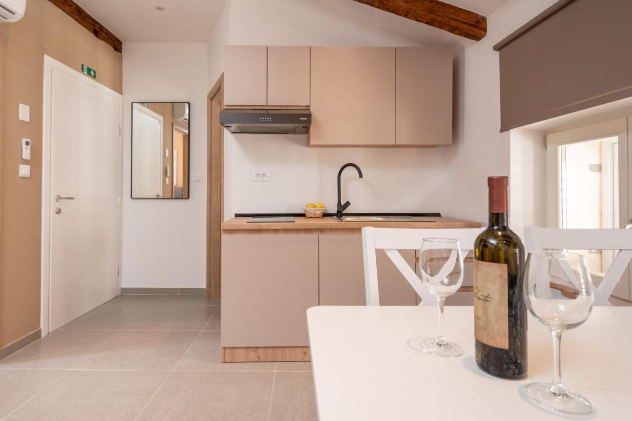 Aaa Apartments & Rooms With Free Parking Пула Екстериор снимка